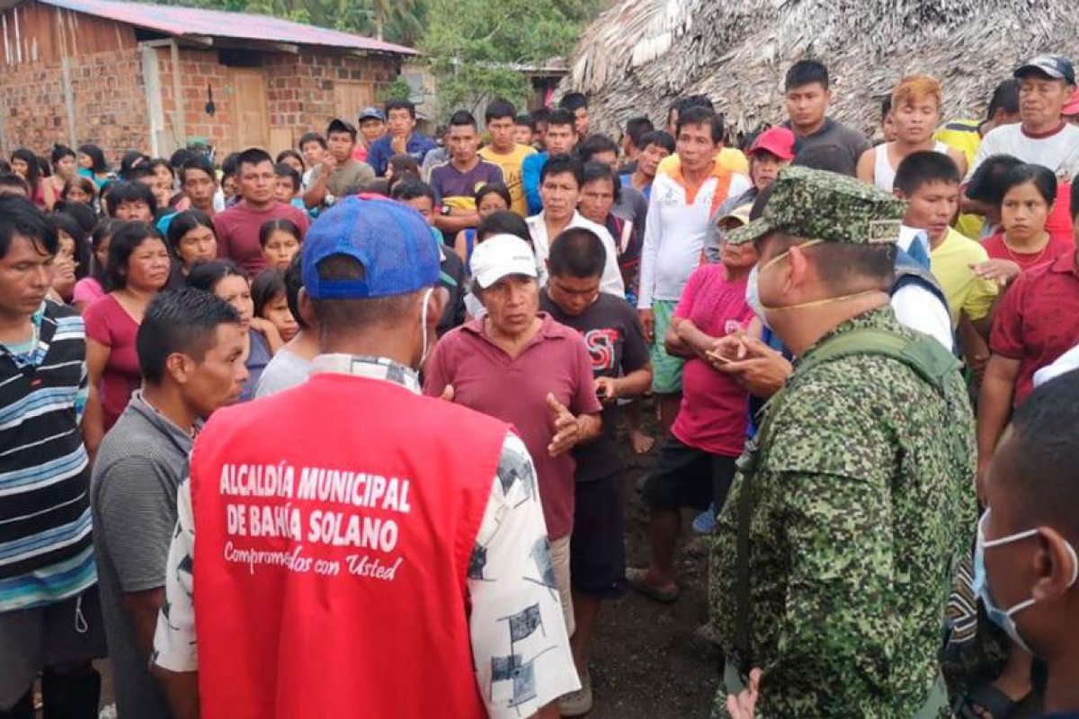 "Si derramamos más sangre, la tierra muere": La dura situación de 900 indígenas colombianos que huyeron de su pueblo tras el asesinato de su líder