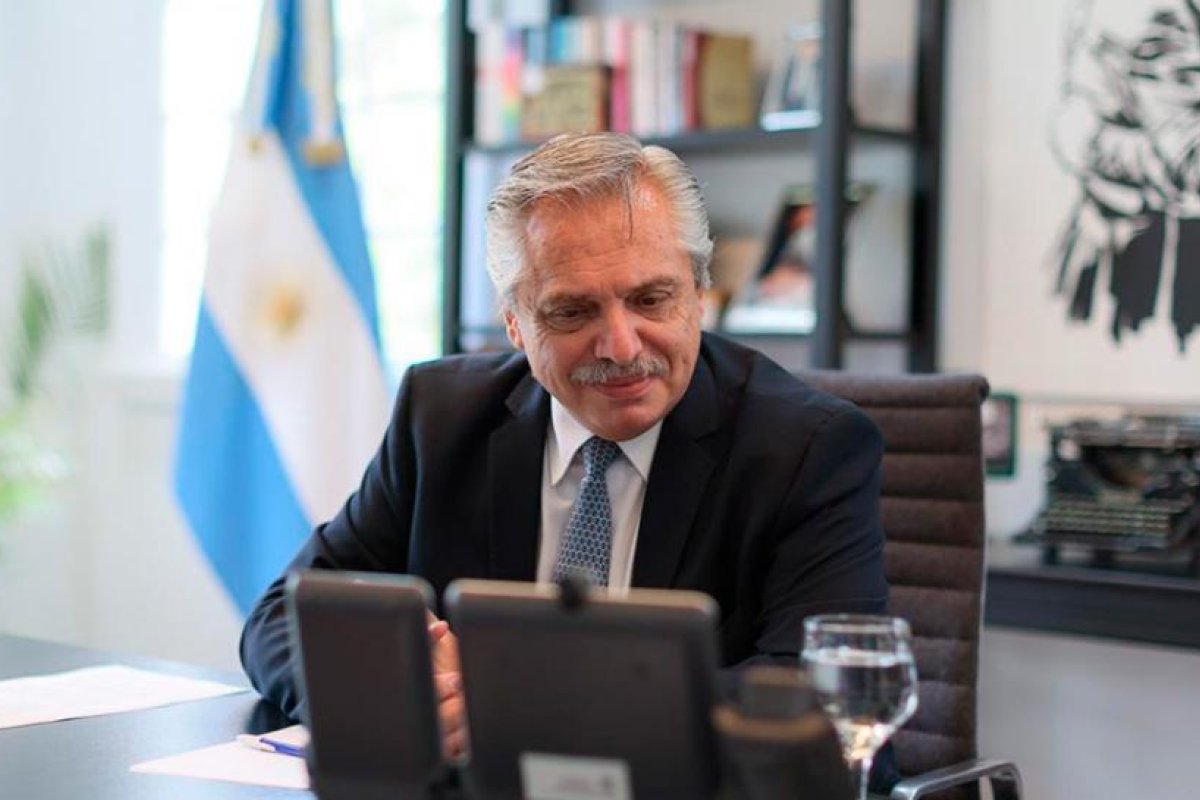 El Presidente habló con Putin sobre el suministro de vacunas y fue invitado nuevamente a visitar Rusia