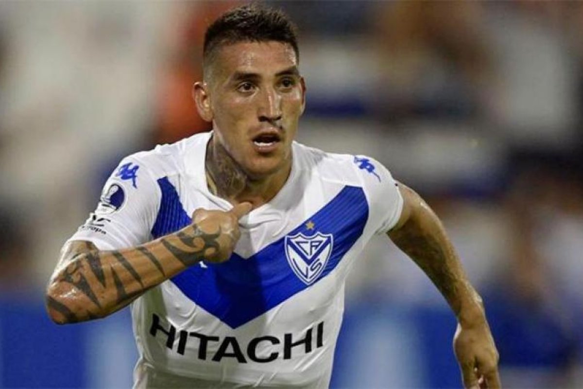 Vélez quiere dar el primer golpe ante Peñarol en Liniers