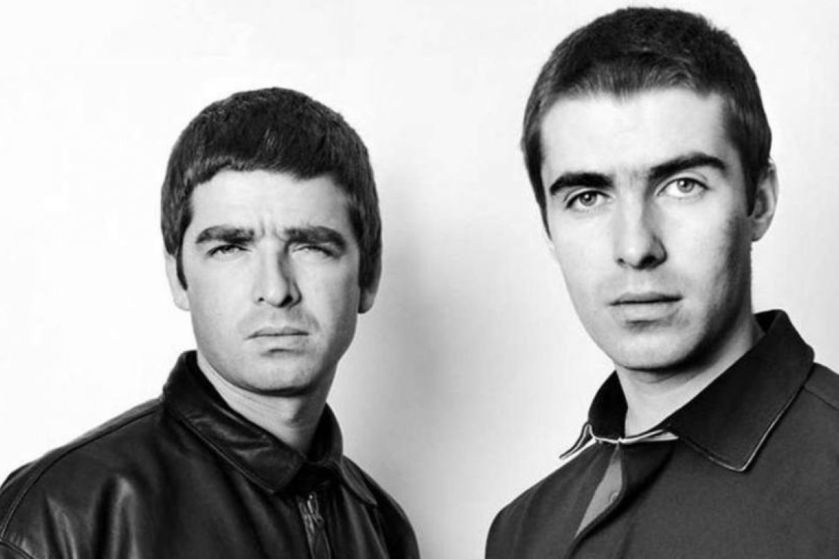 Los hermanos Gallagher producirán un documental sobre un histórico show de Oasis