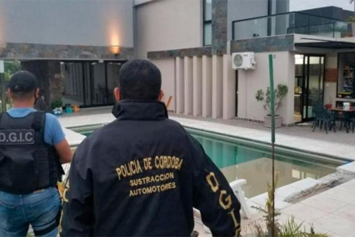 Cayó banda que alquilaba autos, los vendían en el exterior y simulaban robos