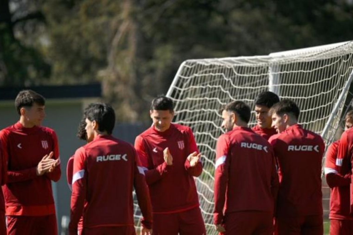 Estudiantes se enfrenta a Corinthians en un duelo decisivo por la Libertadores
