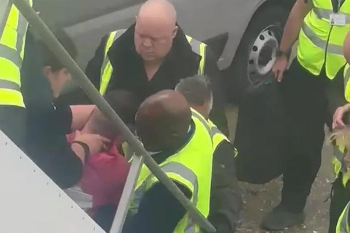Revés en vuelo hacia Estambul por extradición de delincuente sexual