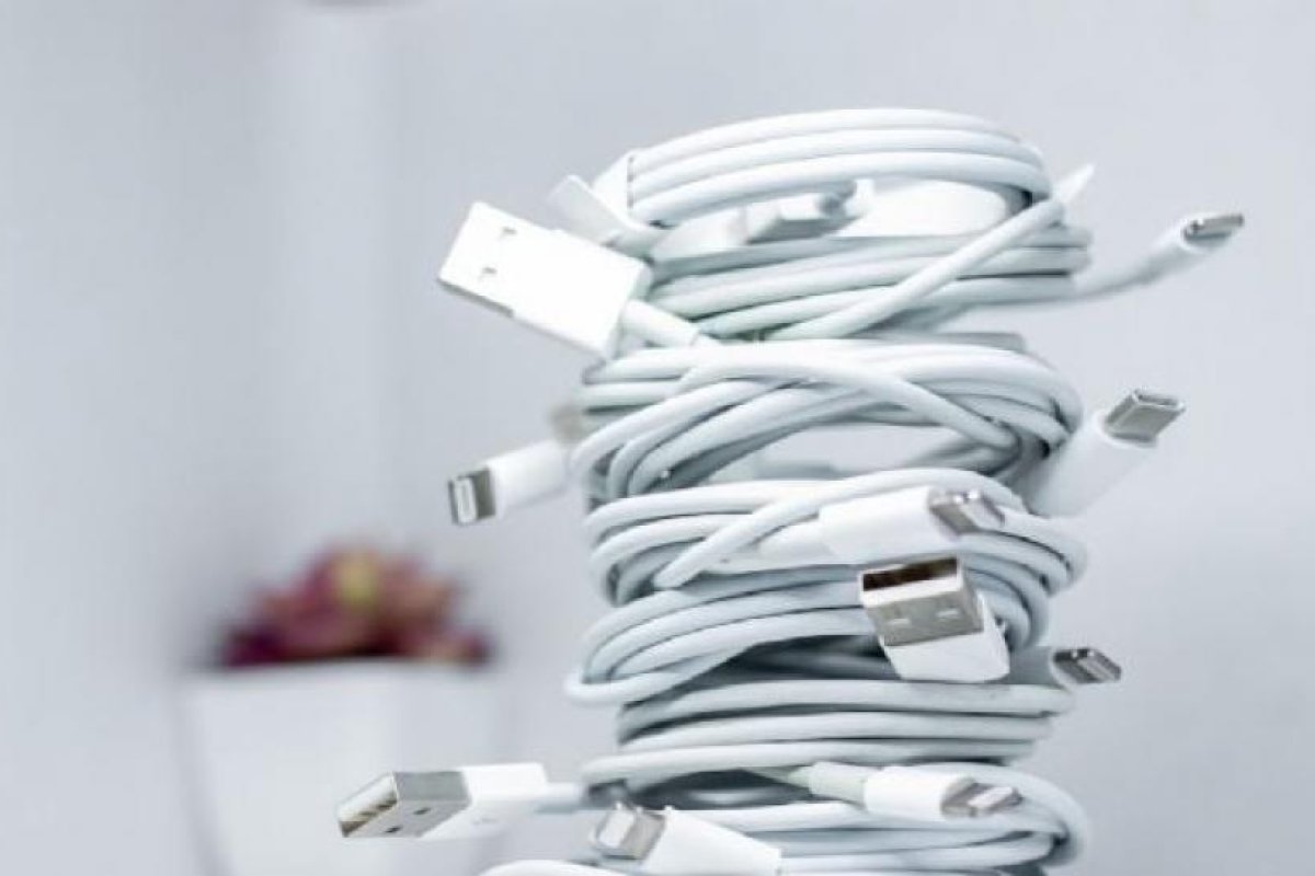 Transforma Cables de Cargadores Rotos en Accesorios Únicos y Sostenibles