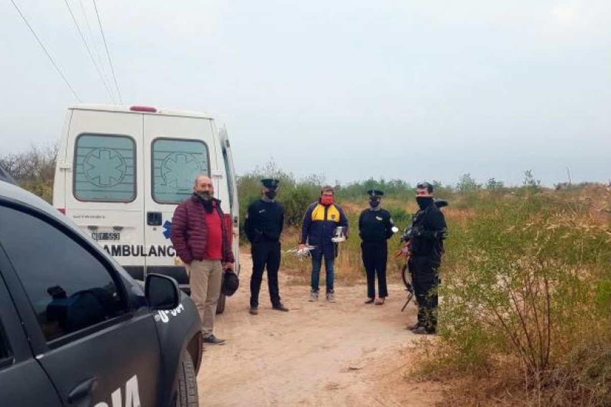 Investigan la aparición de un hombre sin vida