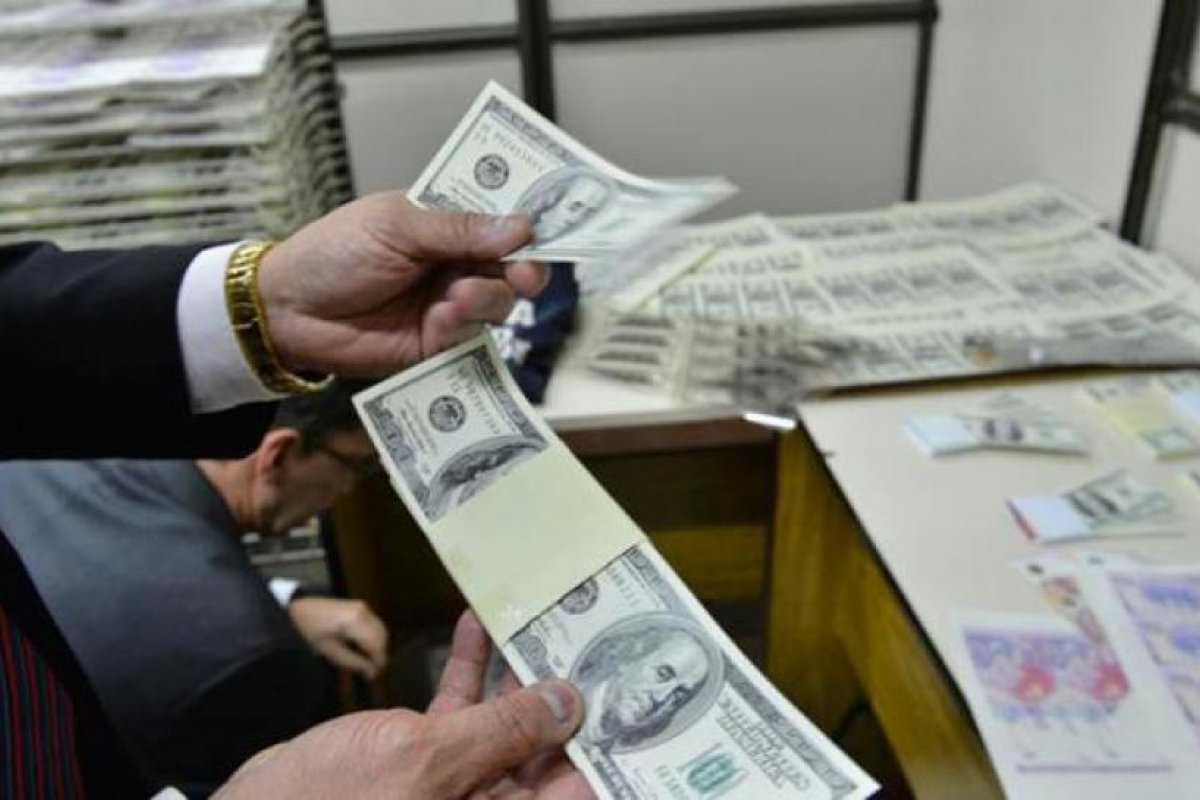 El dólar oficial cotizó a $ 85,60 y el contado con liquidación sube 0,9%
