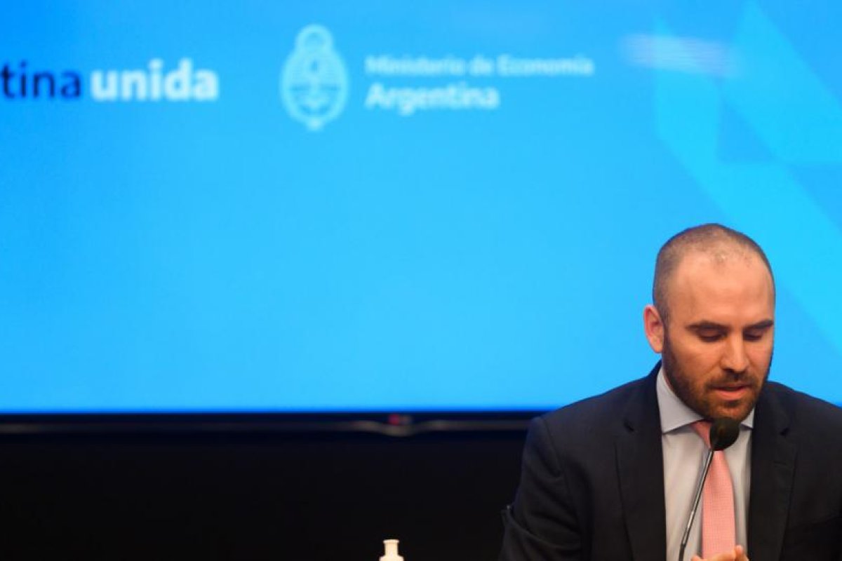 "Lo único que le quedó al país fue la deuda": el ministro de Economía de Argentina habla sobre el acuerdo con el FMI