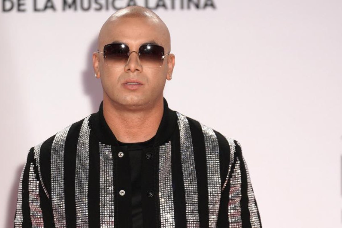 Wisin pide perdón por el machismo en sus letras de reguetón: "Si ofendimos a cualquier mujer, que nos disculpen"