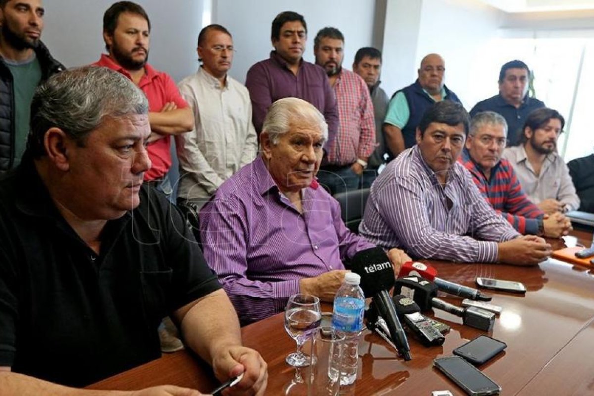 Petroleros lograron un 30% para cerrar la paritaria 2020 y otro 35% en la negociación de este año