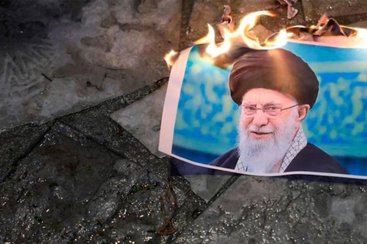 Israel lleva a cabo ataque aéreo y destruye aeronave de Alí Khameneí