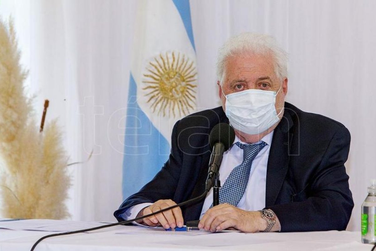 González García recibe a diputados para analizar la campaña de vacunación en el país