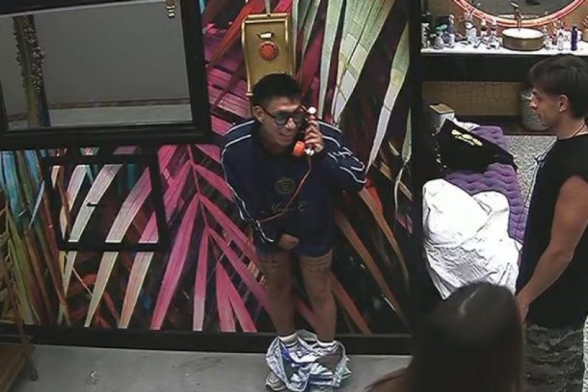 Brian Sarmiento genera risas en Gran Hermano tras atender el teléfono rojo