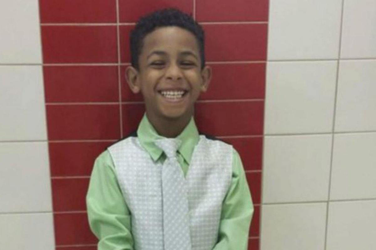 La familia de un niño que se suicidó tras sufrir acoso en la escuela podría recibir tres millones de dólares en un acuerdo judicial