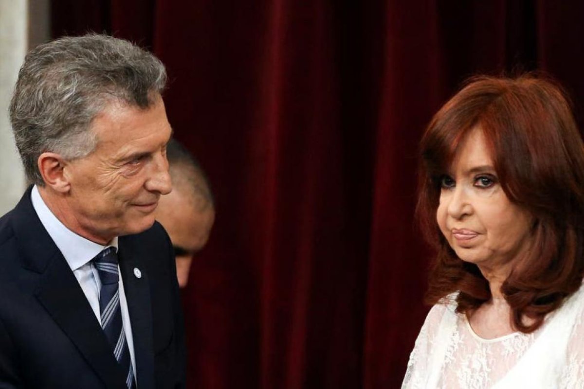 Mauricio Macri apuntó contra Cristina Kirchner por el pedido de indagatoria a Elisa Carrió y la acusó de "persecución judicial"