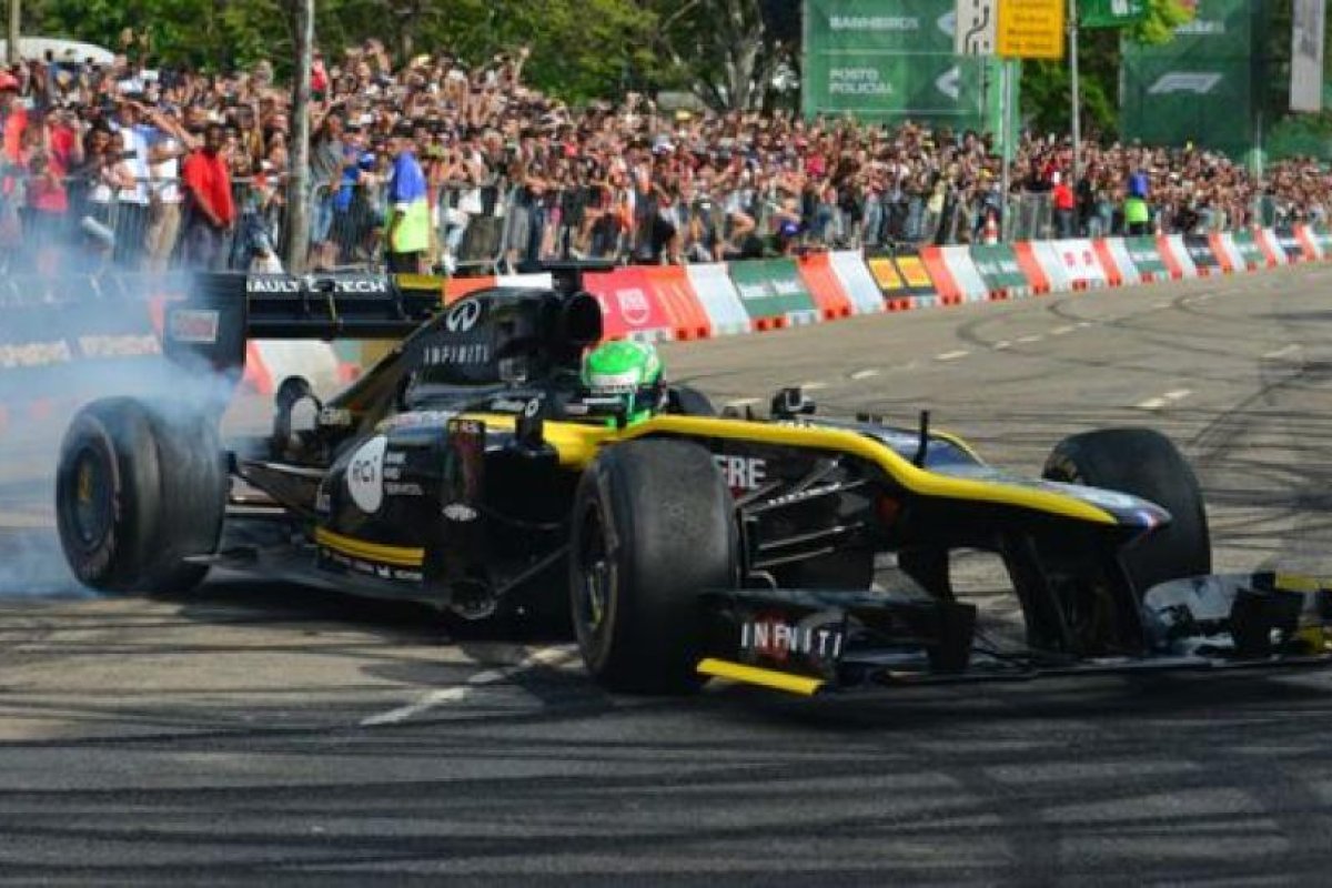 Franco Colapinto y su exhibición con el Lotus E20 en Buenos Aires