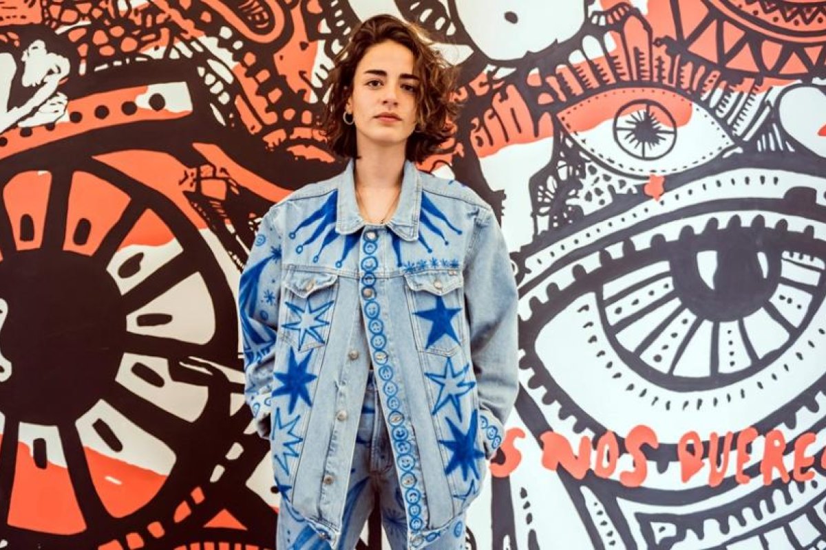 "Un mundo de gente" con Zoe Gotusso: música para dar "tranquilidad y felicidad"