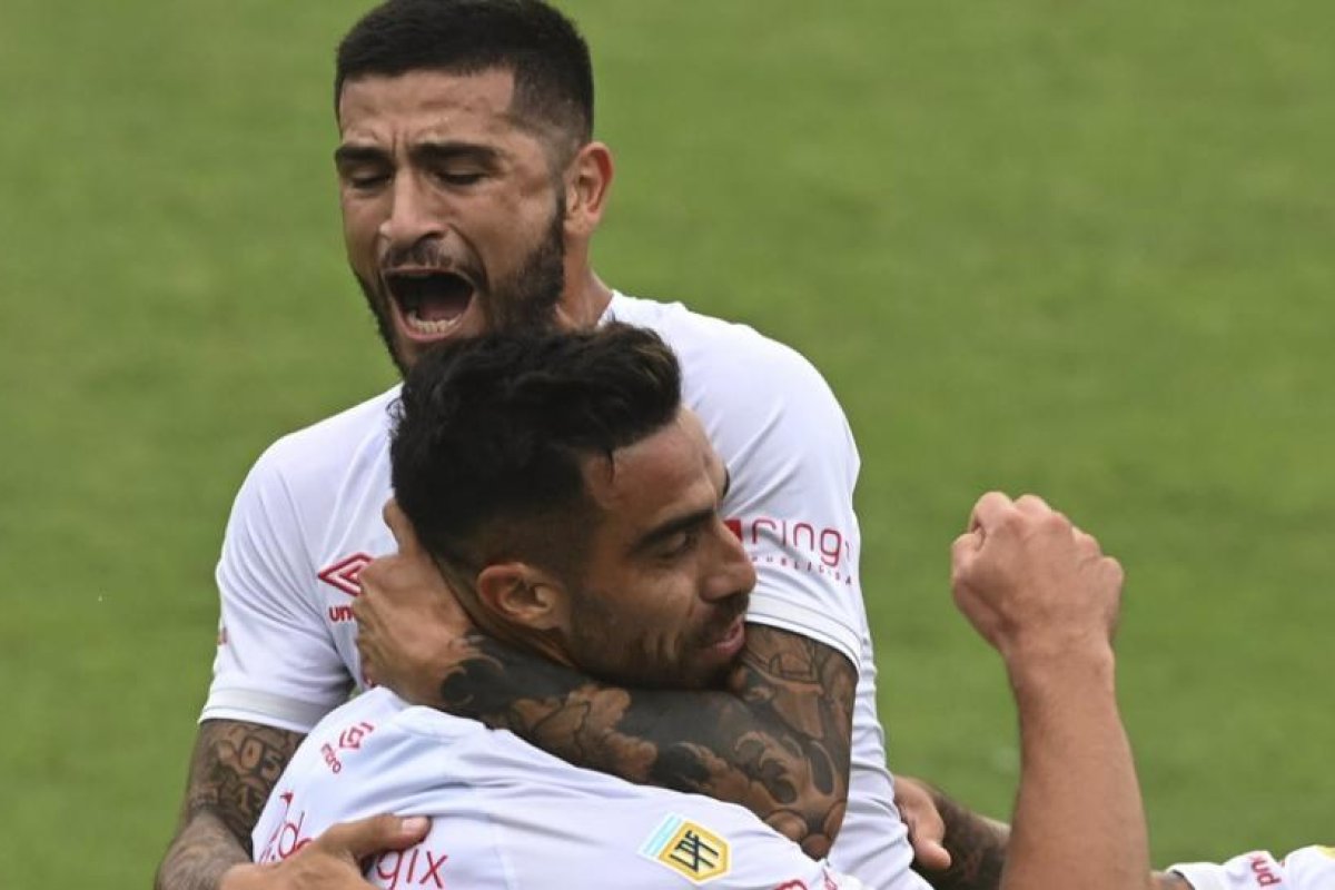 Argentinos va por la rehabilitación ante un Arsenal que aún no ganó