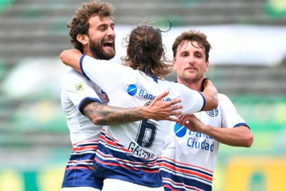 San Lorenzo va por otra festejo al recibir a Argentinos