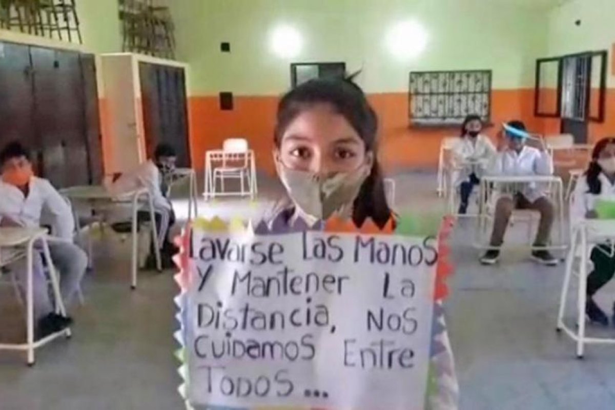 Villa Río Hondo: Alumnos de la Escuela Nº 2 Juan Bautista Alberdi  brindaron mensaje para generar conciencia