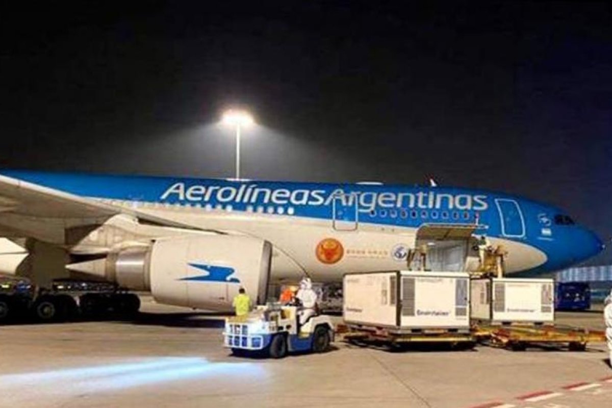 Viaja a China un vuelo de Aerolíneas que traerá 384.000 nuevas vacunas