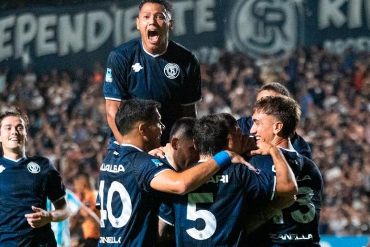 Independiente Rivadavia busca la victoria ante Estudiantes de Río Cuarto