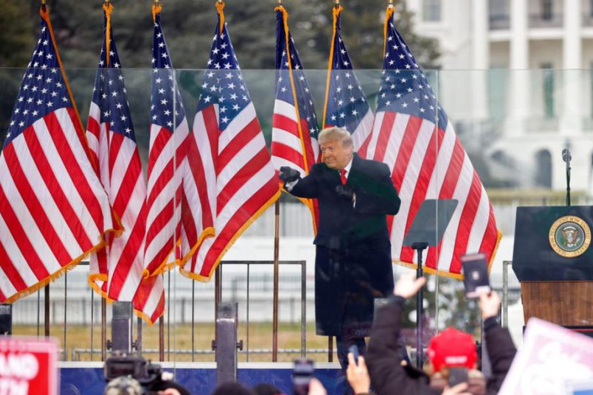 Una universidad le revoca el título honorario a Trump tras el "violento asalto a los cimientos" de la democracia