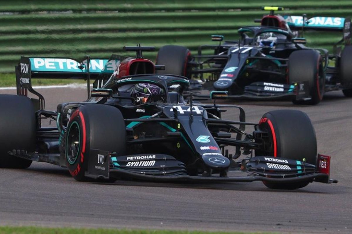 Lewis Hamilton largará primero en Barhein