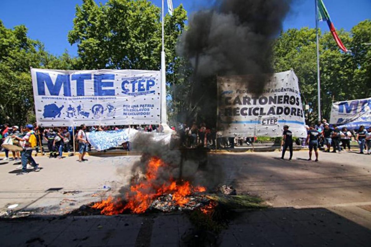 Juan Grabois avanza en el conurbano de la mano de los cartoneros y planes sociales, y crece la tensión con los intendentes