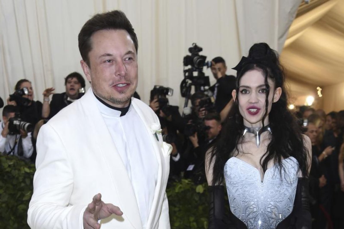La pareja de Elon Musk sufre un ataque de pánico y acaba en el hospital
