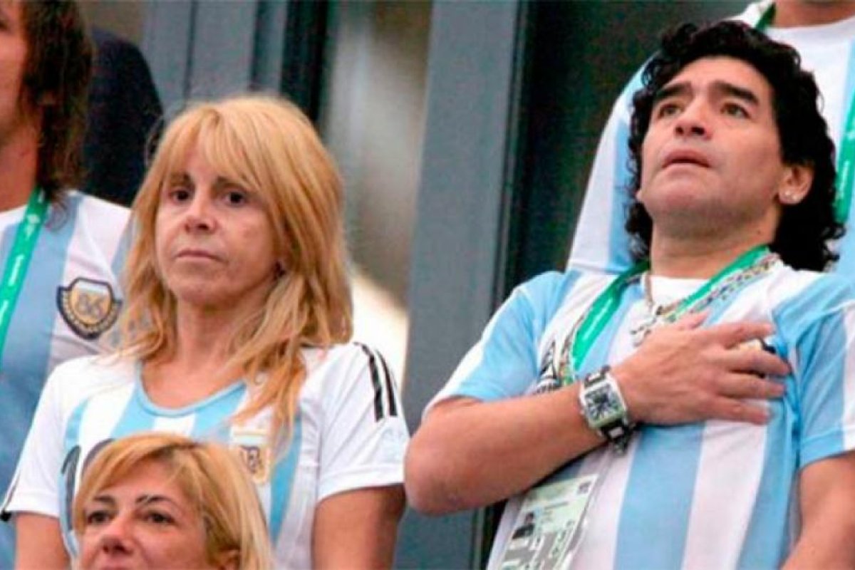 Los primeros mensajes de Claudia Villafañe tras la muerte de Diego Maradona