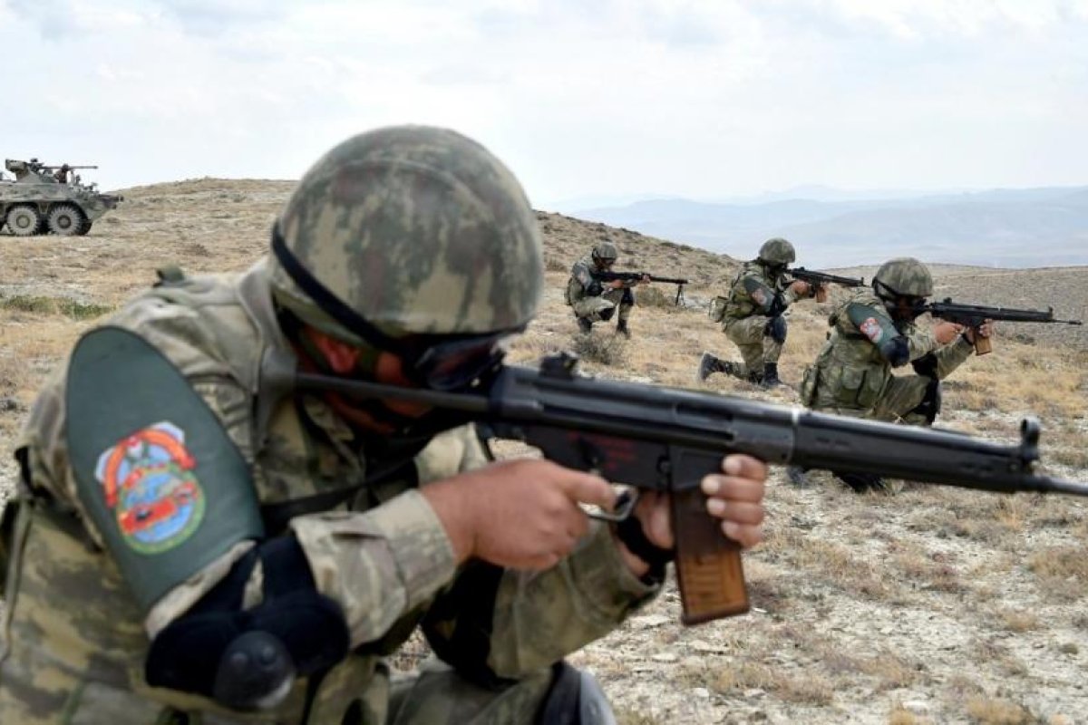 Anuncian la movilización general y el estado de guerra en la región de Nagorno Karabaj tras la escalada entre Armenia y Azerbaiyán