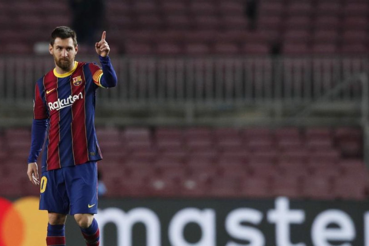 Dos goles y una asistencia: noche de ensueño para Messi en la victoria 3-0 ante el Elche que lo deja como goleador y despierta al Barça en La Liga