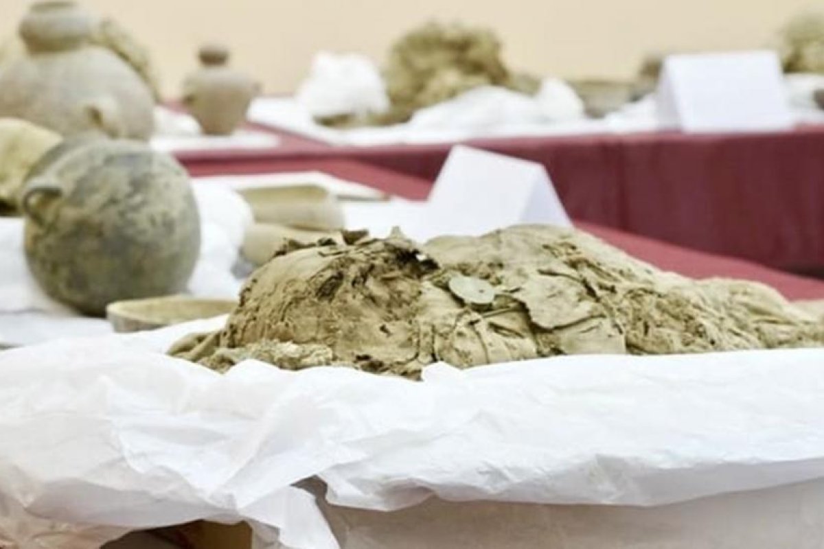 Perú presenta varios niños momificados y restos esqueléticos de adultos, al parecer sacrificados en un ritual funerario hace más de 1.000 años