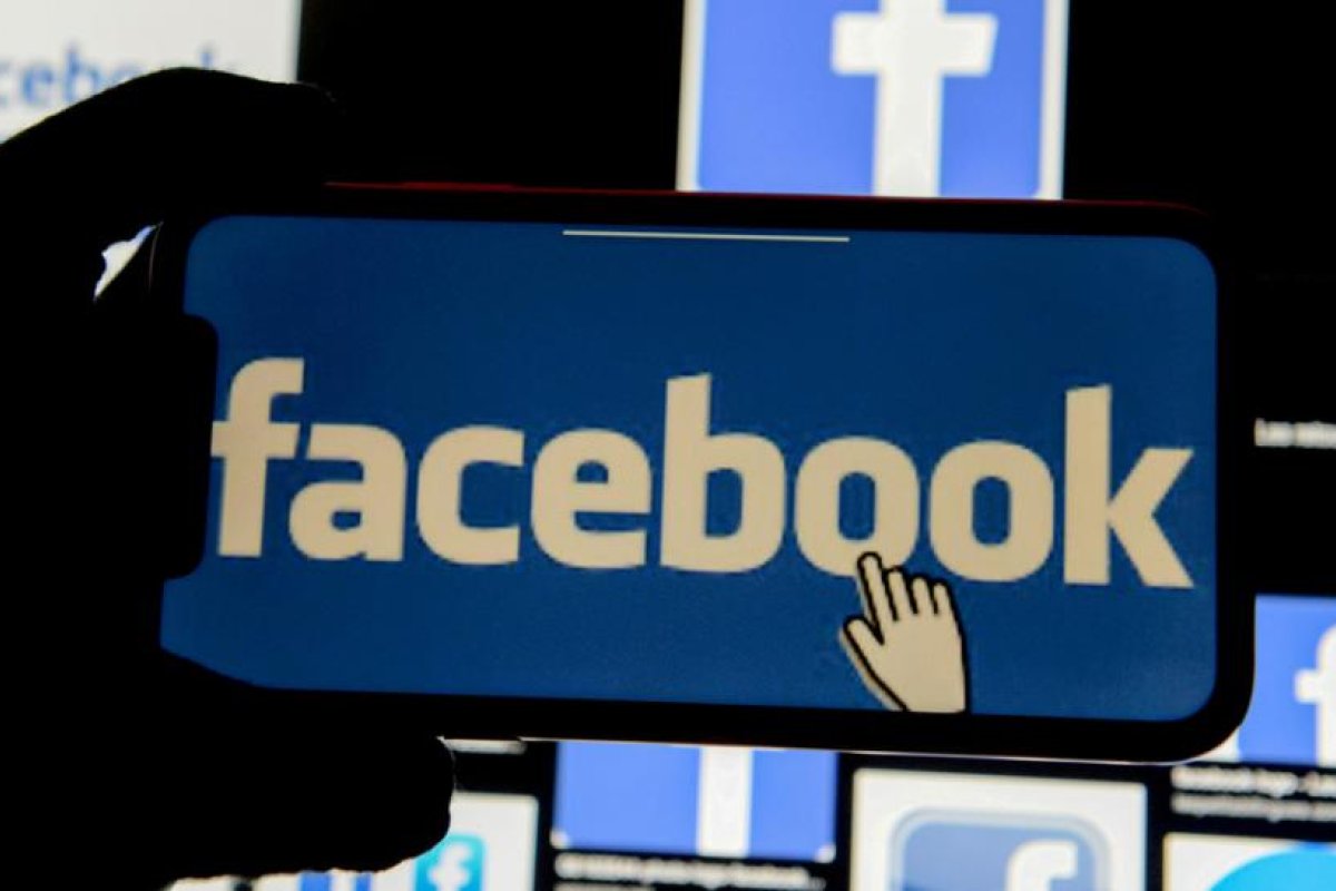 "¿Se creen por encima de la ley?": Facebook 'quita hierro' a la filtración de datos de 533 millones de usuarios (pero no calma a la Red)