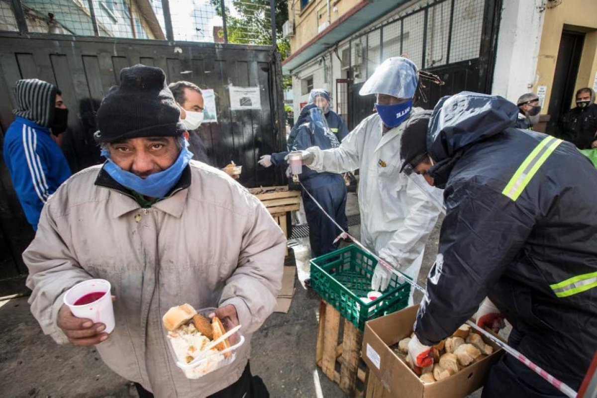 Crece la demanda alimentaria y el Gobierno recorta la asistencia