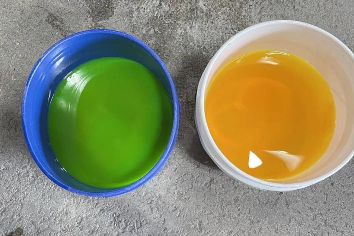 ¿Qué causa que el mismo líquido se vea de distintos colores en los cubos? : un usuario de redes sociales da una respuesta
