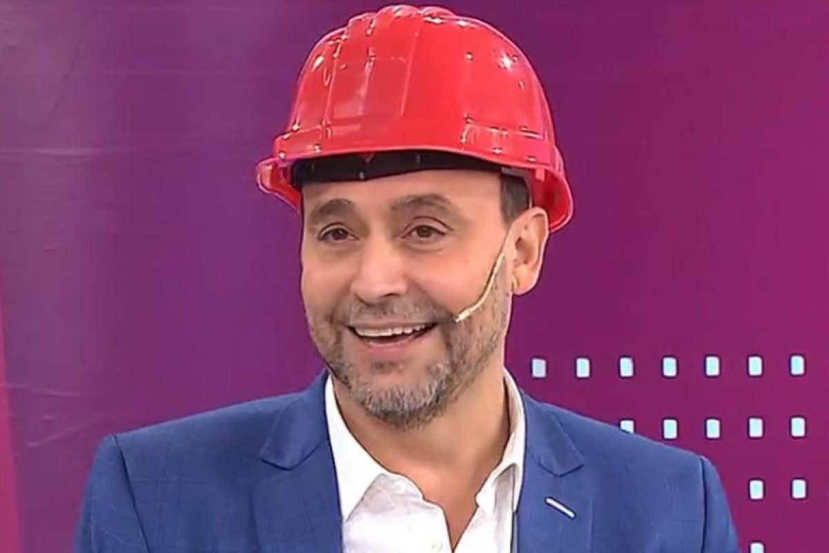 Adrián Pallares interrumpió Intrusos con un anuncio personal