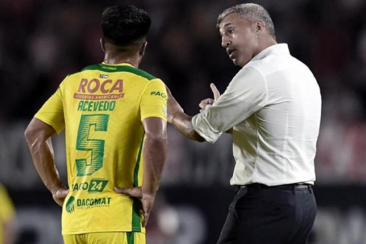 Defensa y Justicia recibe a Colón en su estadio de Florencio Varela