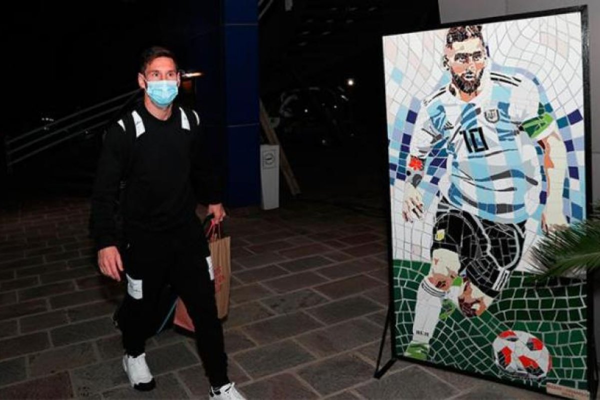 Plantel completo en la Selección Argentina: Messi y compañía llegaron a Ezeiza