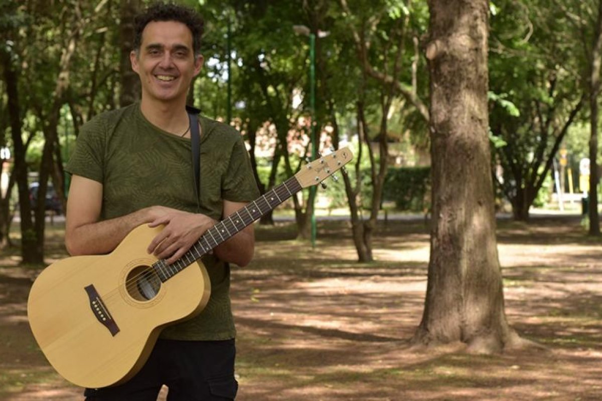 Tonga Galván logra "Tocar hondo" en su estreno como solista