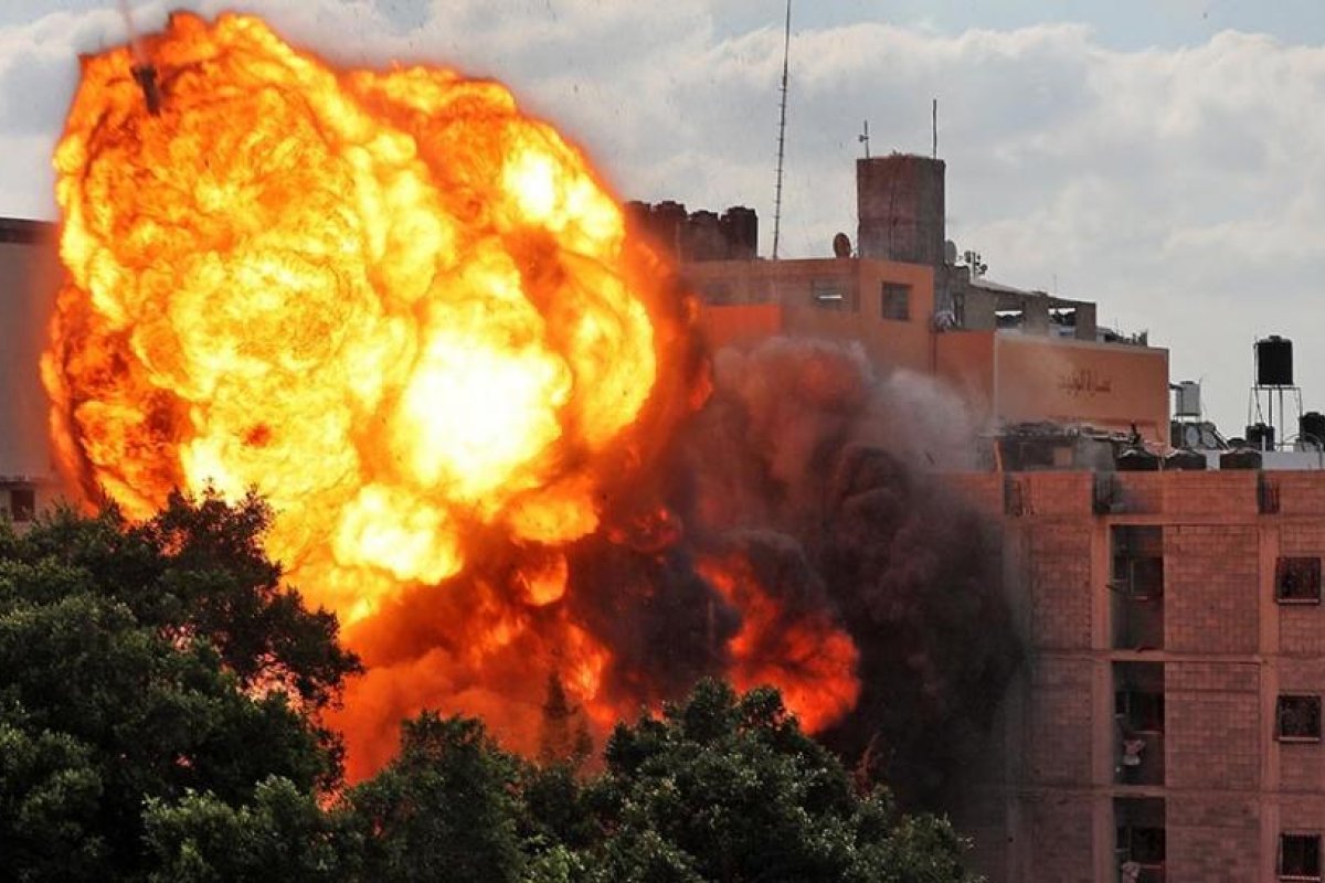 Israel intensifica su ofensiva en Gaza mientras enfrenta una ola de violencia interna