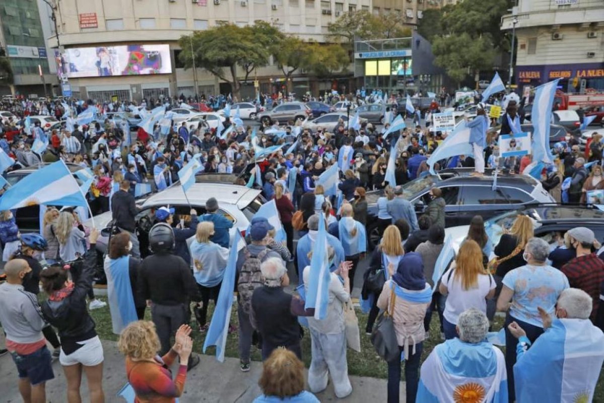 27F: la oposición se prepara para marchar contra el Gobierno esta tarde