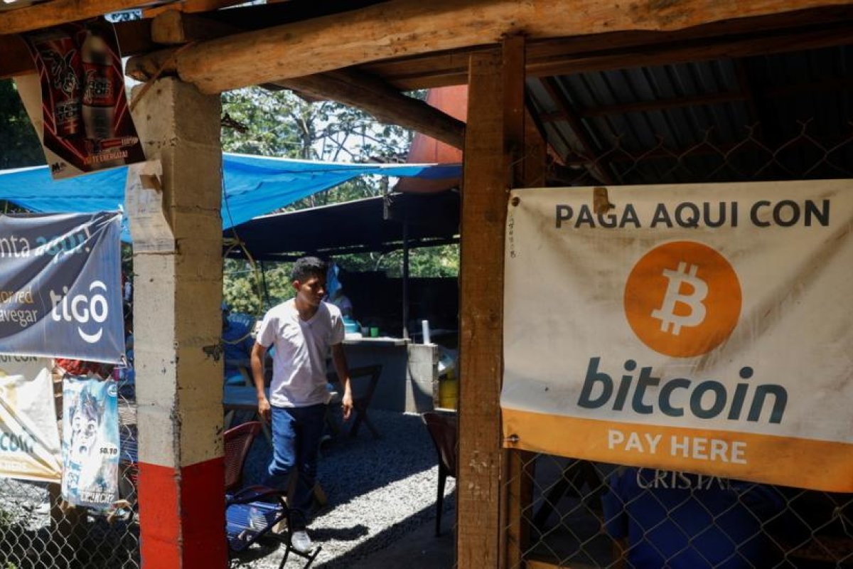 El Salvador se convierte en el primer país en aprobar el uso del bitcóin como moneda de curso legal