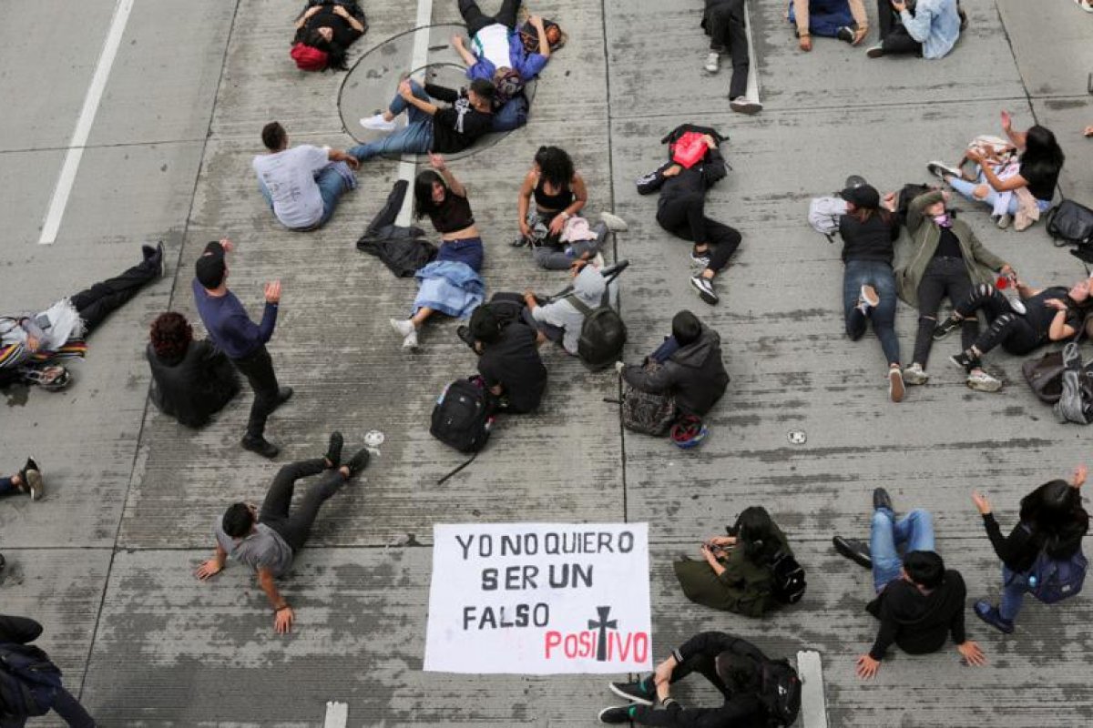 La Justicia para la Paz de Colombia eleva a 6.402 las víctimas de "falsos positivos" durante los primeros seis años de Uribe