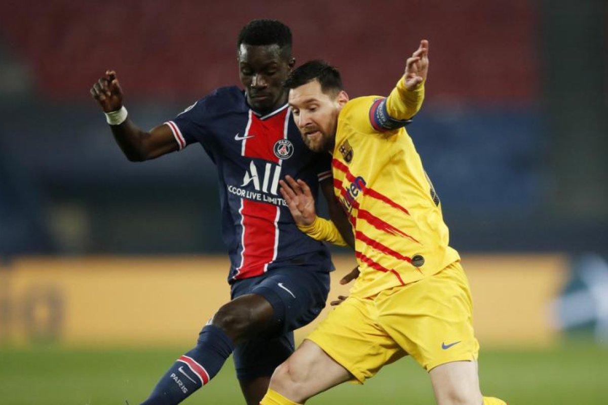 Usuarios de redes sociales se burlan del F.C. Barcelona tras ser eliminado por el PSG en la Liga de Campeones