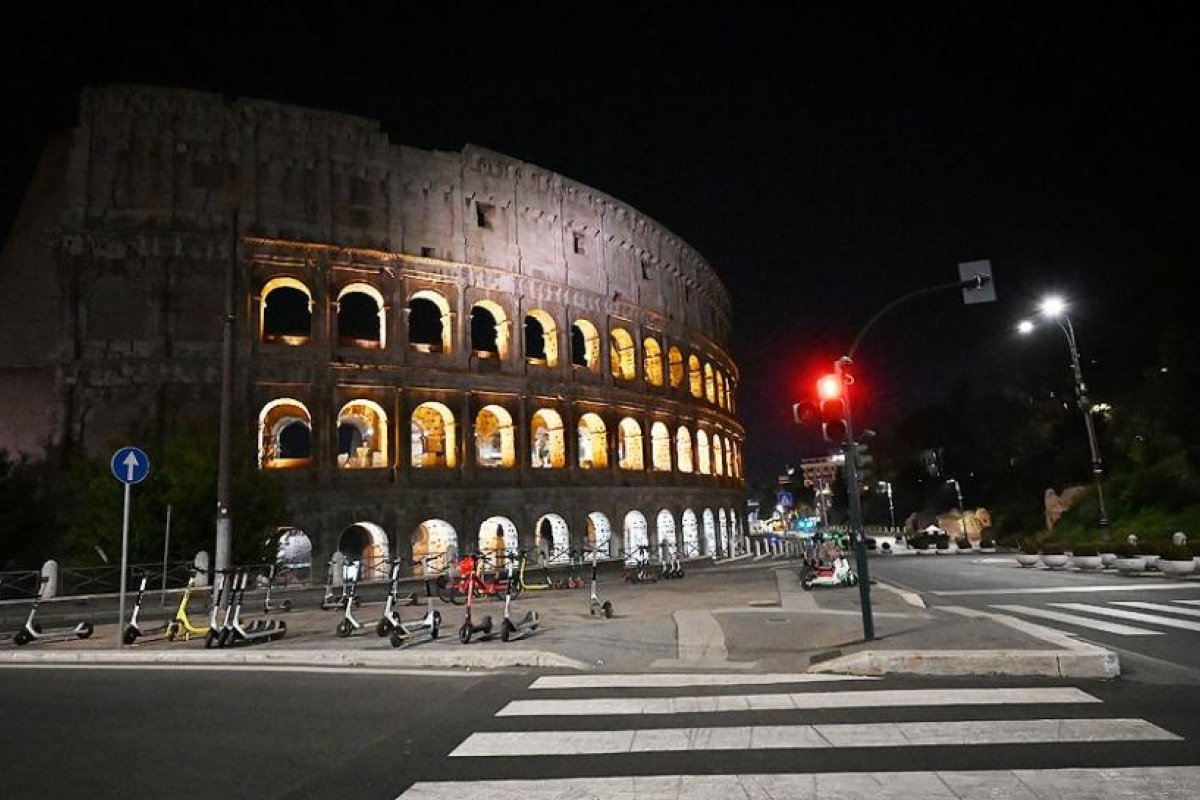 Italia registra una leve baja de los casos de coronavirus que aún no satisface al gobierno