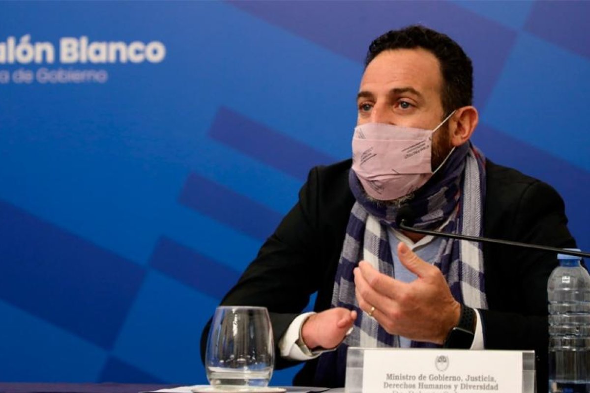 Santa Fe: el ministro de Gobierno negó la existencia de un "vacunatorio vip"