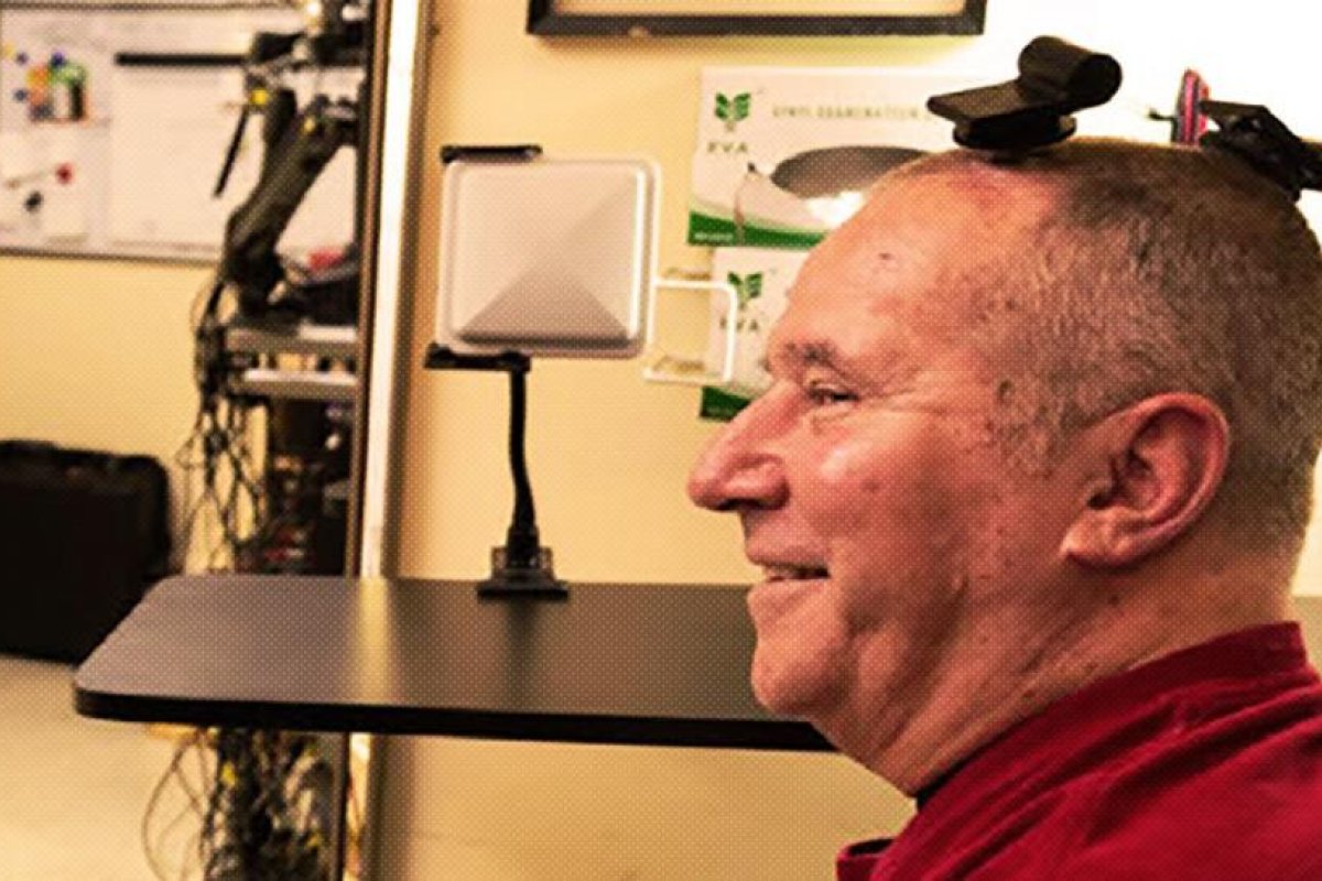 Científicos conectan por primera vez un cerebro humano a una computadora de forma inalámbrica