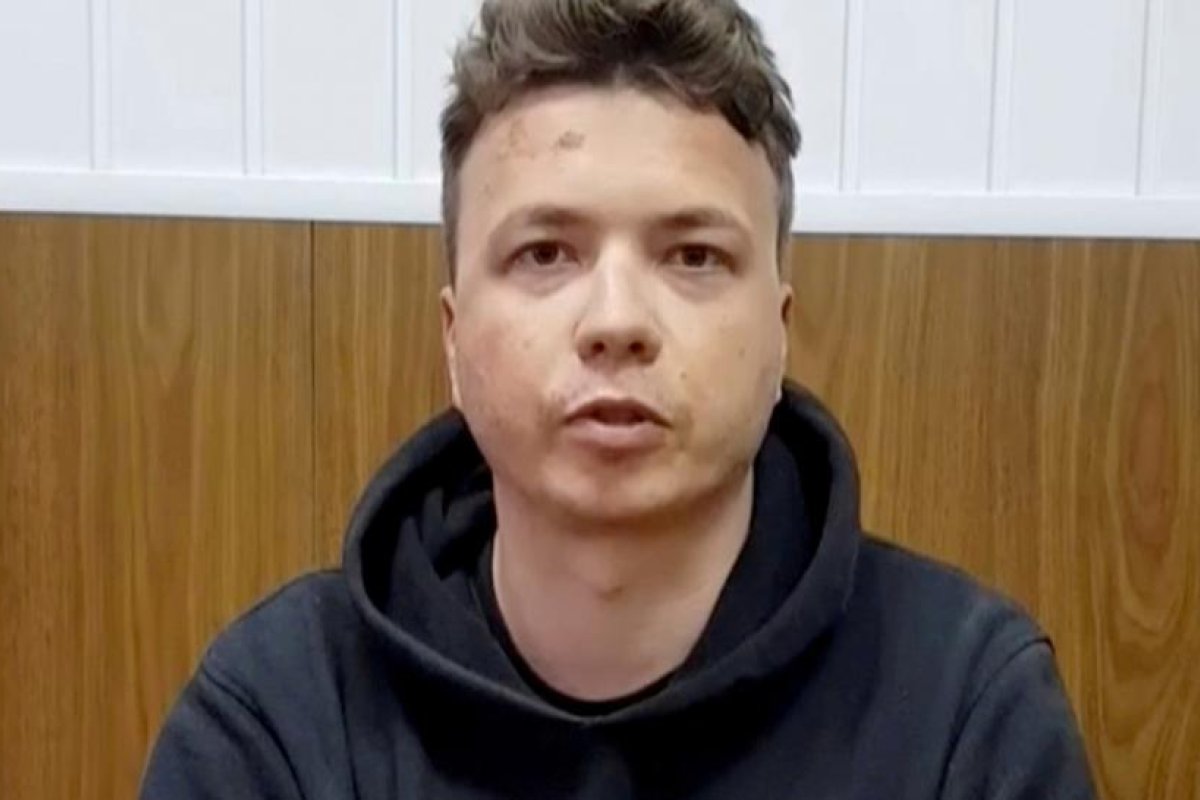 Putin comenta el caso del bloguero bielorruso detenido en el vuelo de Ryanair y responde a una pregunta sobre qué haría Rusia en estas circunstancias