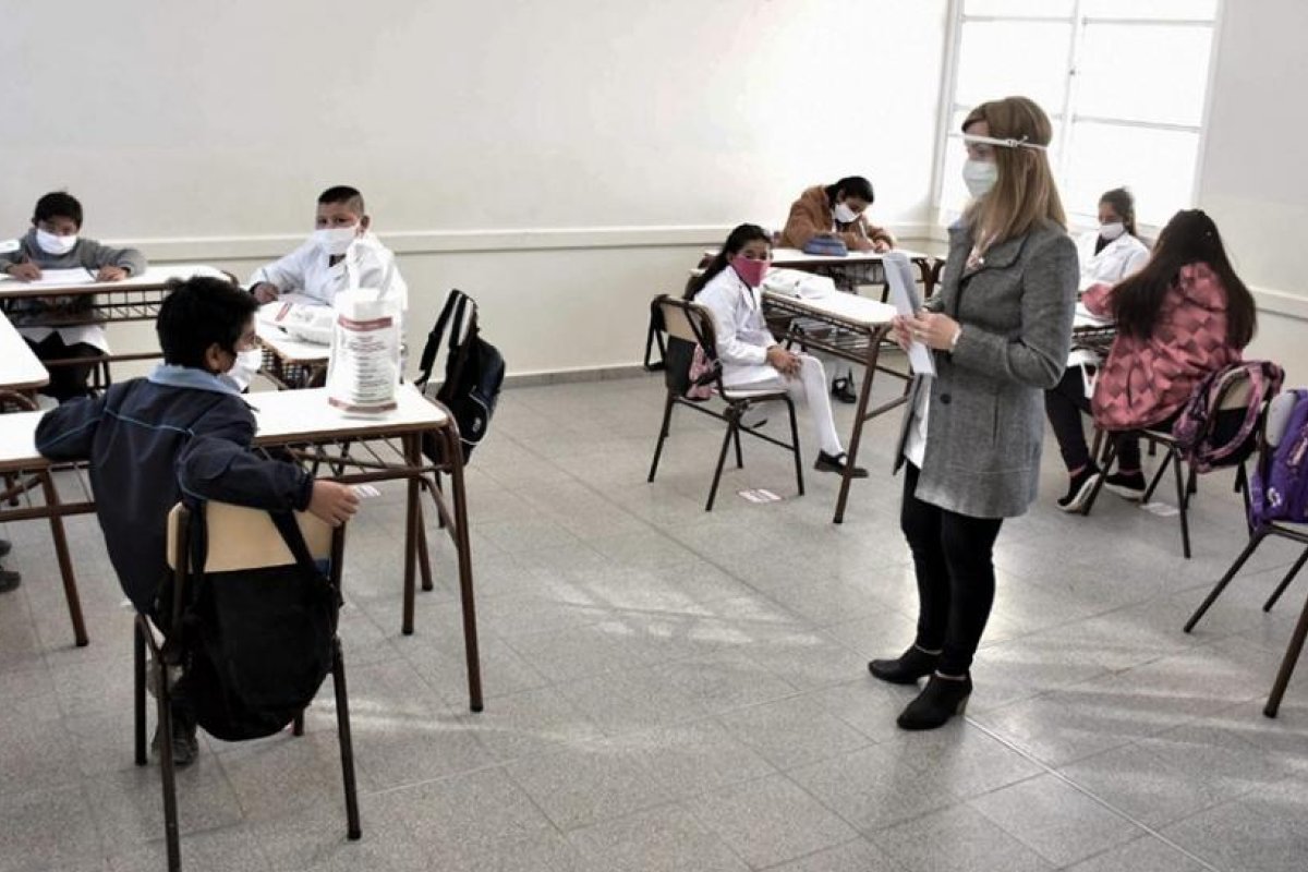 El gobierno bonaerense ofreció a docentes un 15% de aumento salarial